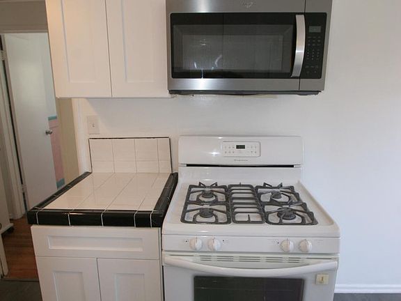 5th image of 1227 S Sherbourne Dr APT 4