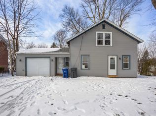 211 Taylor St, Little Chute, WI 54140