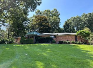 31 Harneywold Dr, Saint Louis, MO 63136