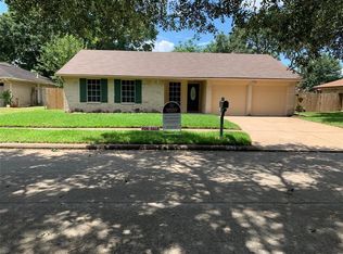 5611 Cunningham Dr, Pearland, TX 77581