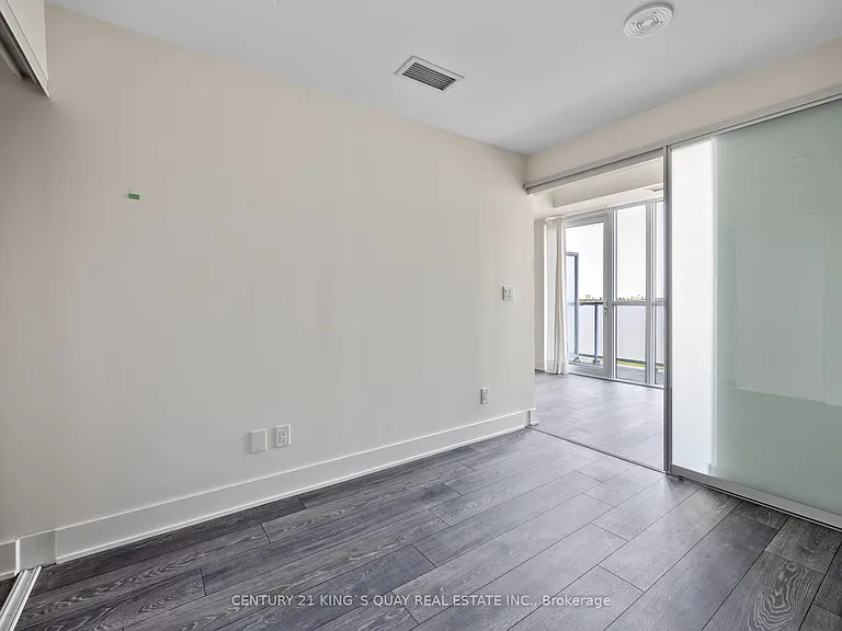 188 Fairview Mall Dr #822 — Photo 13