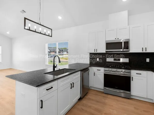 8725 Cantera Dr, Fort Smith, AR