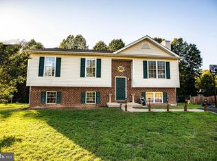 11405 Woodland View Dr, Fredericksburg, VA 22407