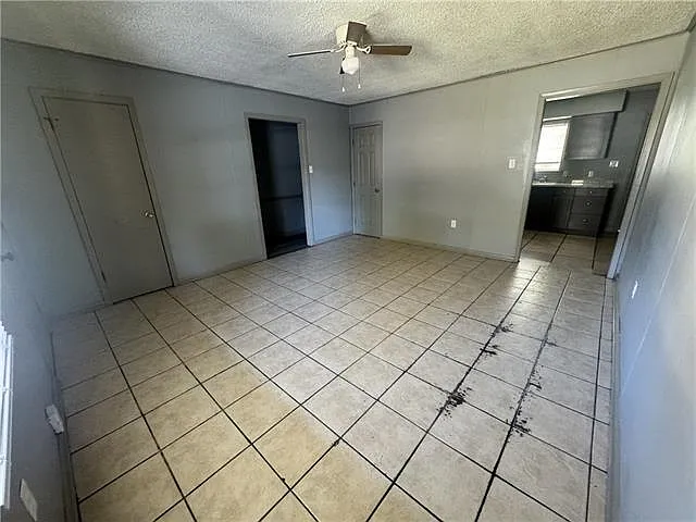105 Wells Dr — Photo 3
