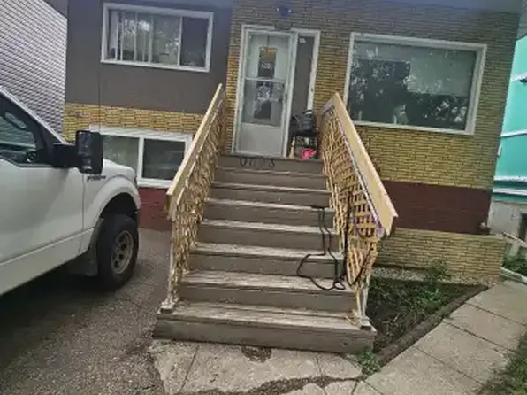 10631 84th Ave NW #1A, Edmonton, AB T6E 2H7