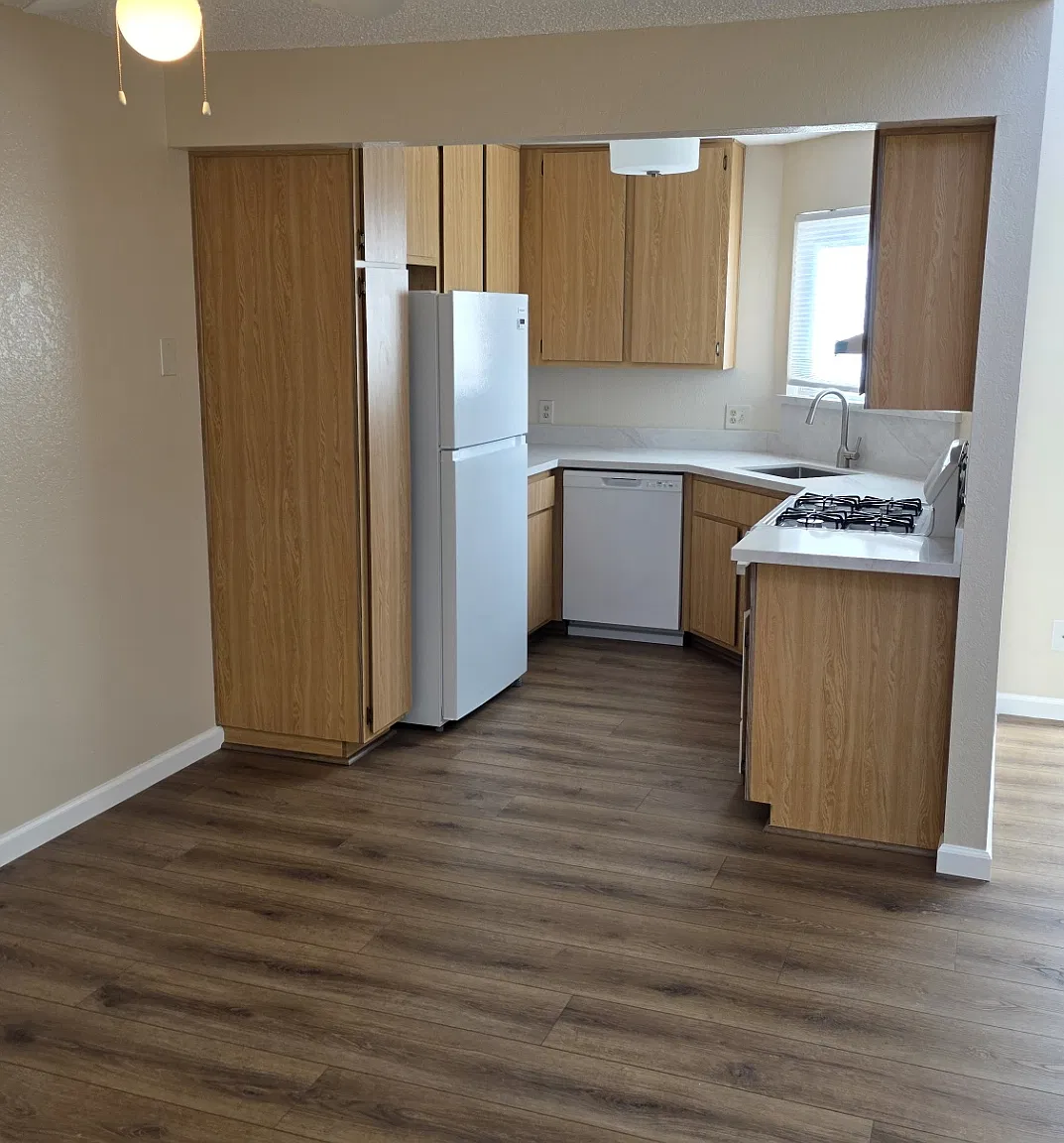 2 bed, 918 sqft, $1,995 — Photo 1