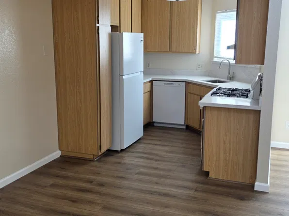 2407 Sunny Slope Dr APT 5, Sparks, NV 89434