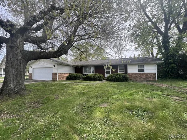 326 E 4th St, Ramsey, IL 62080