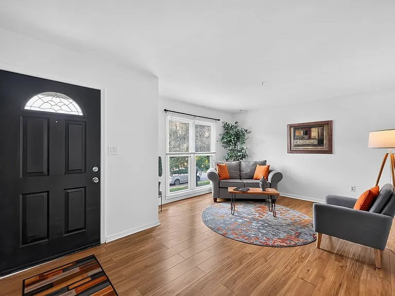 1512 Lakeview Ave — Photo 1