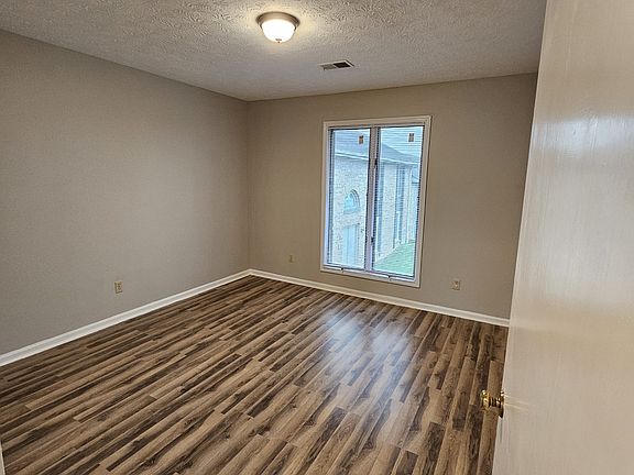 2nd image of 1655 Foxhaven Dr #108