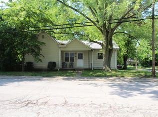 1021 Harrison Ave, Charleston, IL 61920