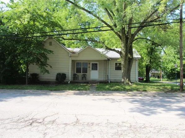 1021 Harrison Ave, Charleston, IL 61920