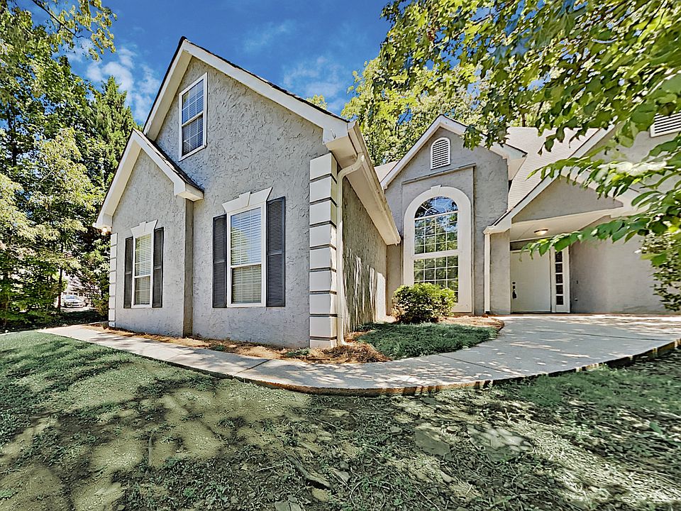 1st image of 1015 Thornwood Ln
