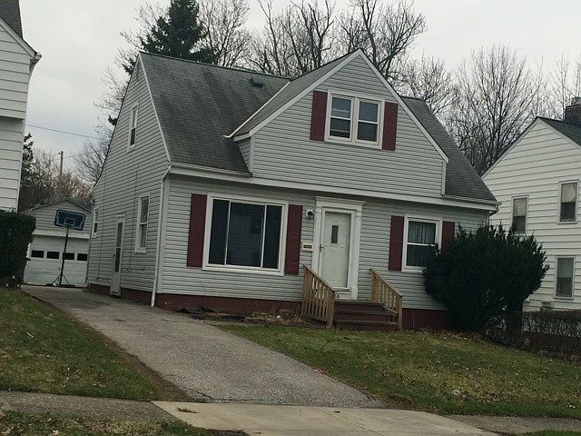 1st image of 19400 Gardenview Dr