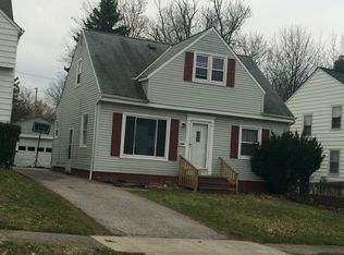 19400 Gardenview Dr, Maple Heights, OH 44137