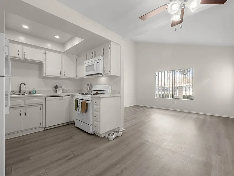 Park Place Apartments — Photo 5