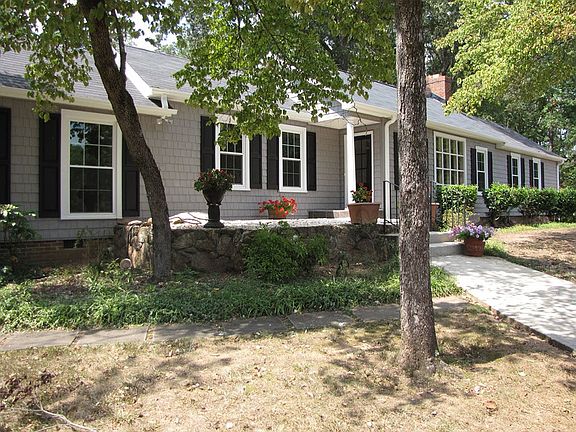 2nd image of 803 Knollwood Dr