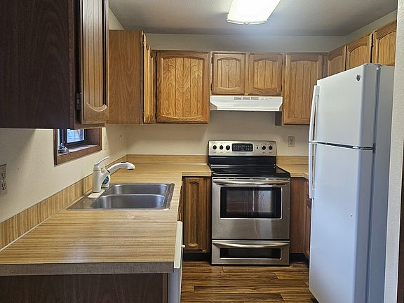 Kitchen with small pantry