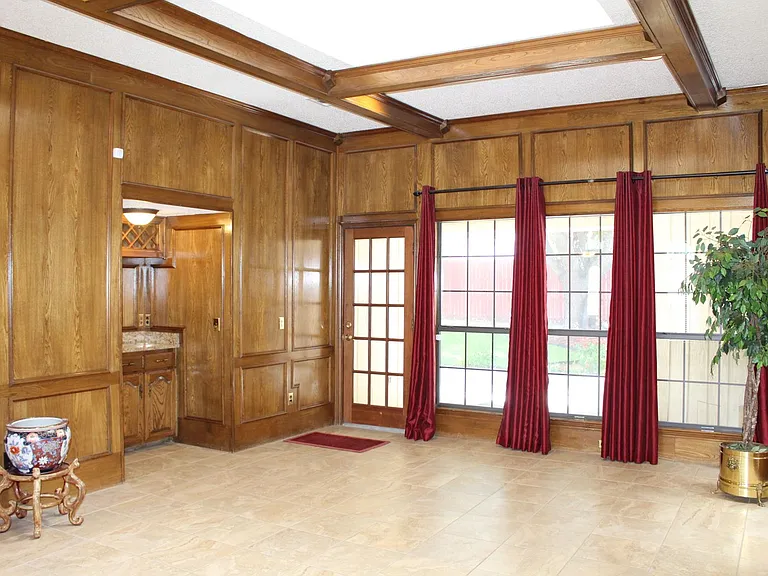 4216 Marshall Ct — Photo 3