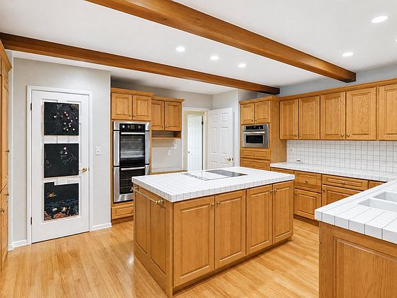 4th image of 3453 Claremont Ave