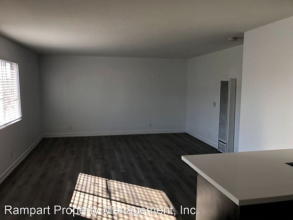 4th image of 5527 Romaine St #2