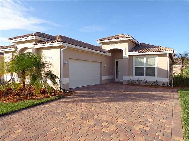 1st image of 4275 NW Oakbrook Cir