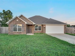2208 Carson Cir, Gentry, AR 72734