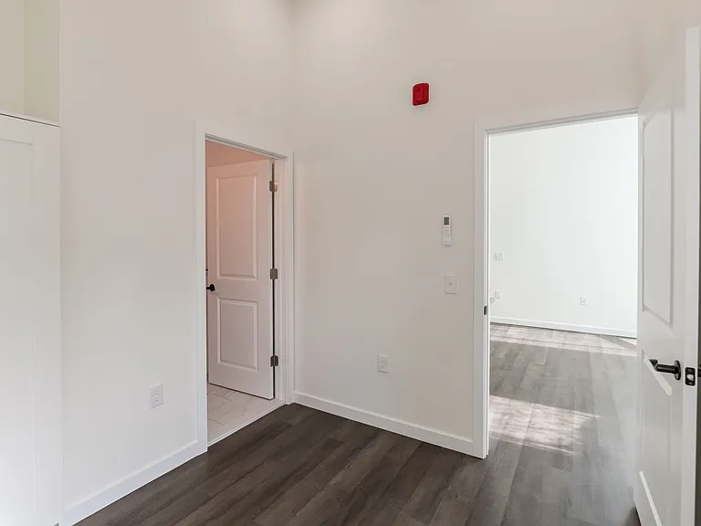 5303 Chester Avenue — Photo 9