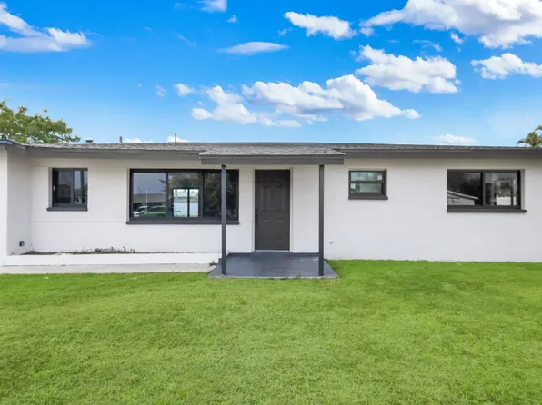 1389 Pine Ave, North Fort Myers, FL 33917