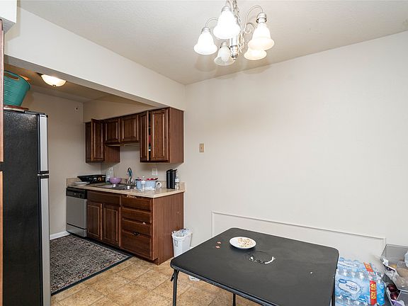 5th image of 3405 Woodland Ave Unit 64
