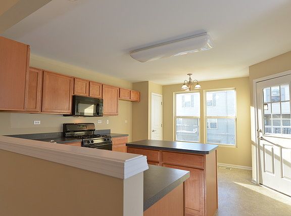 3rd image of 1512 Blackhawk Ct