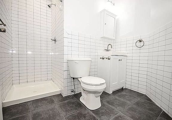 5th image of 297 Wyckoff Ave APT 1L