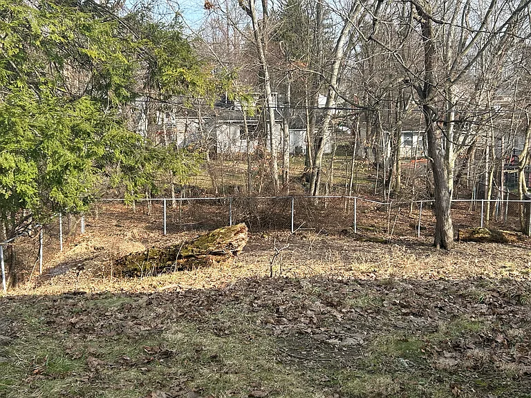 84 Thames Ave — Photo 6