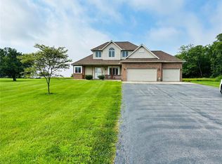 5224 Fawn Dr, Columbia, IL 62236