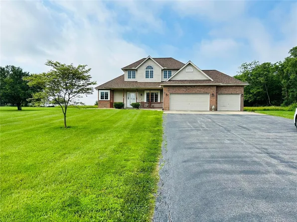 5224 Fawn Dr, Columbia, IL 62236