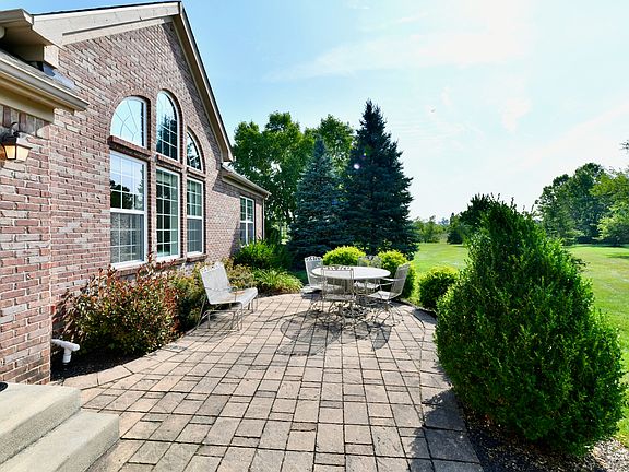 2nd image of 2819 E High Grove Cir
