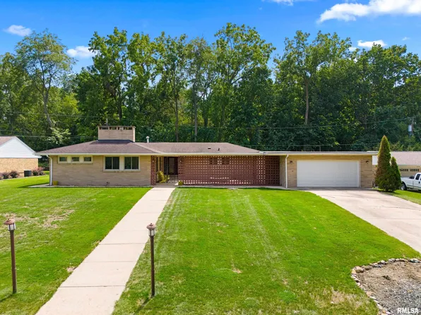 60 Laurel Dr, Canton, IL 61520