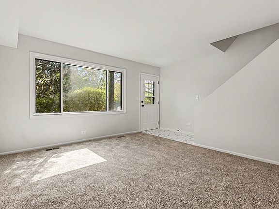 5th image of 151 S Ruga Ct