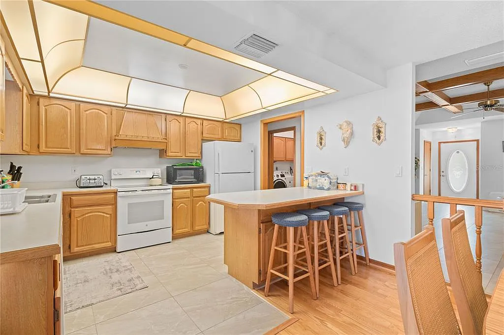 3 bed, 2.0 bath, 1512 sqft, $3,000 — Photo 4