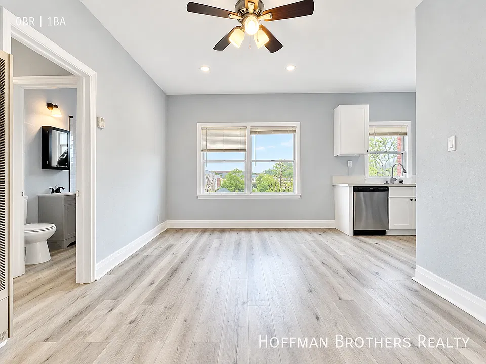 2360 W Washington Blvd #207