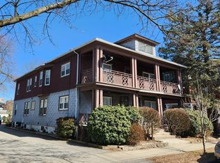 16 Adams St, Chicopee, MA 01013