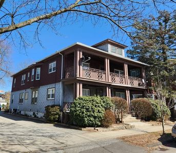 16 Adams St, Chicopee, MA, 01013