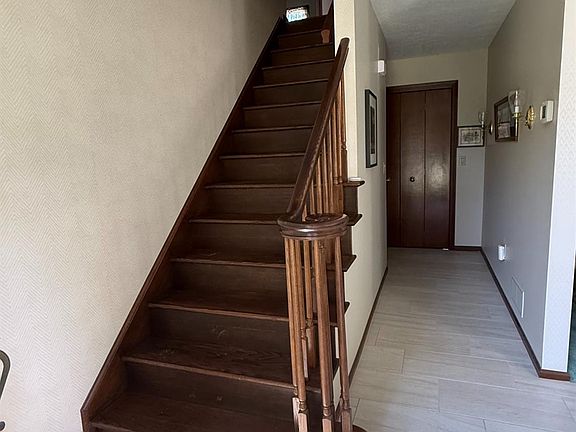 4th image of 5 Victoria Cir