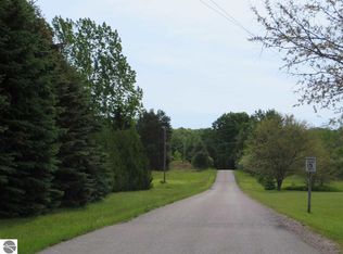 7877 E Bernadette Dr, Suttons Bay, MI 49682