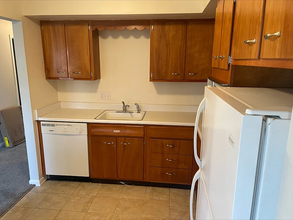 2711 S Union Ave #12