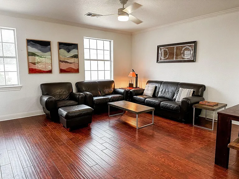 1402 Parker Ln #4 — Photo 31