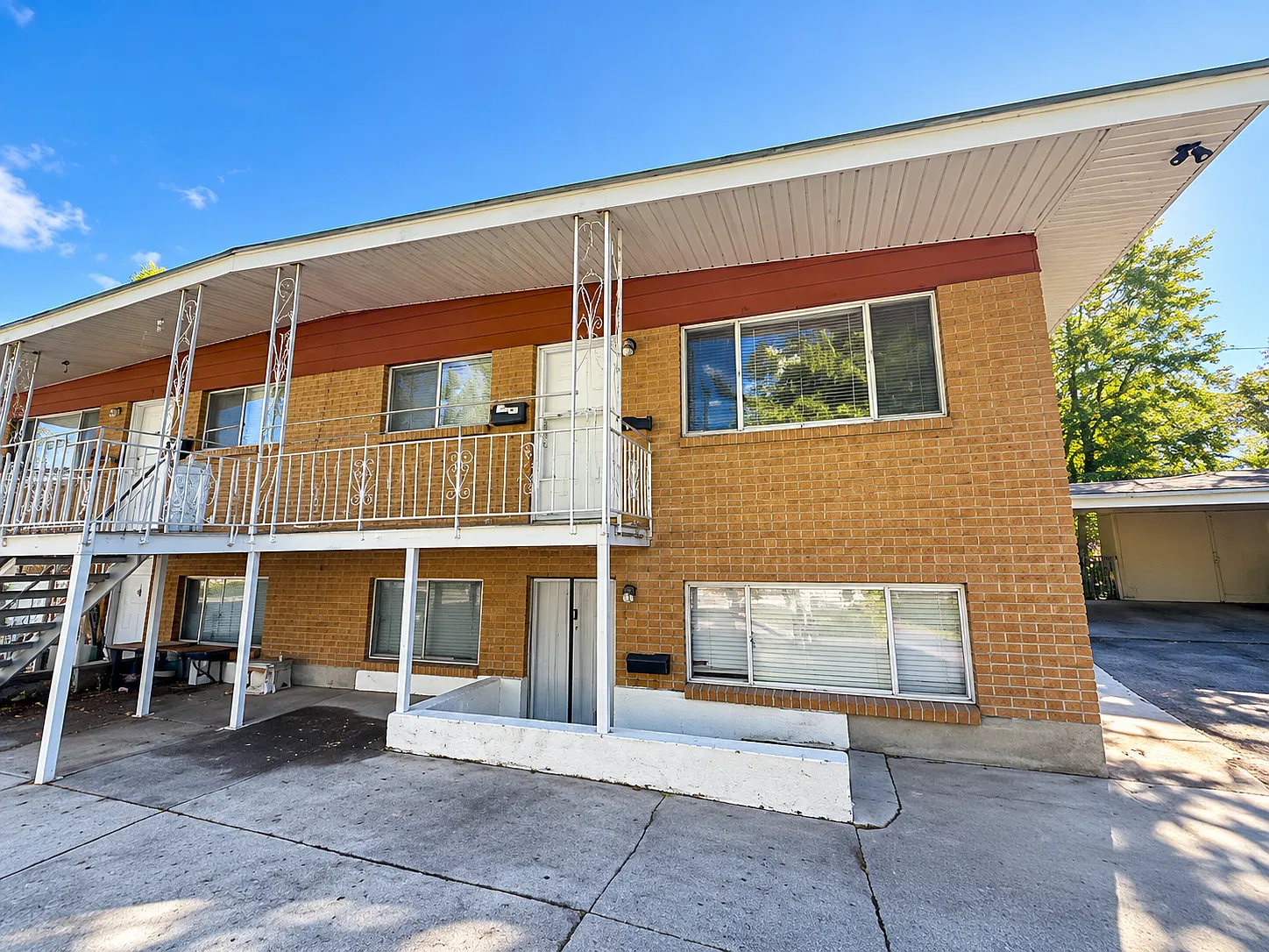 2 bed, 918 sqft, $1,200 — Photo 2