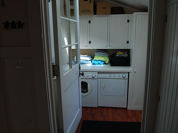 5th image of 90 Meadow Ave