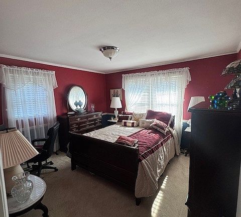 3rd image of 121 Stone Ln
