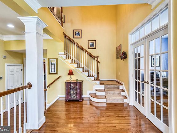 3rd image of 204 Bowen Ct